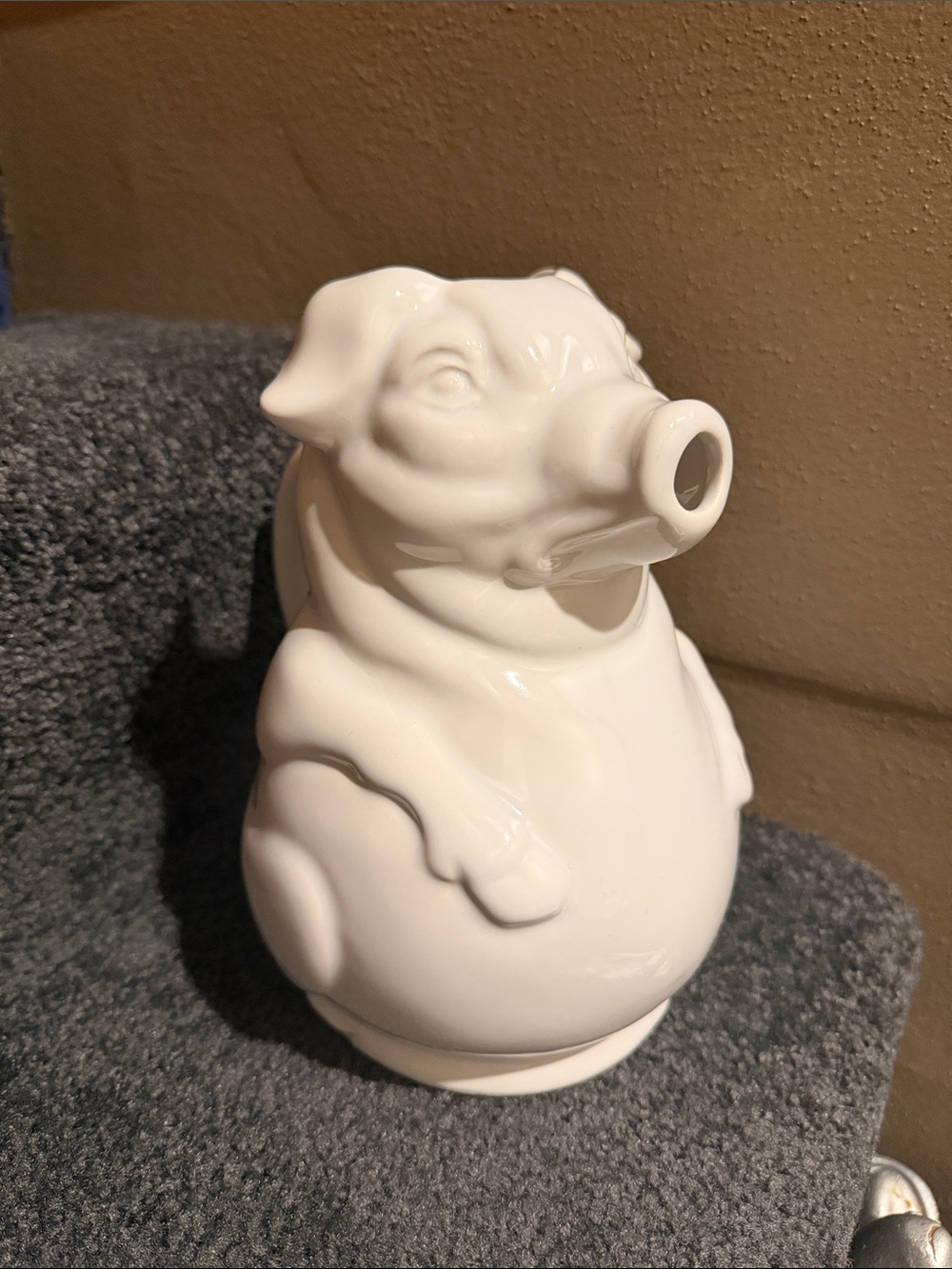 Pig Pitcher USA Pottery 8 1/4" Country Farmhouse Decor 48 oz Model 371